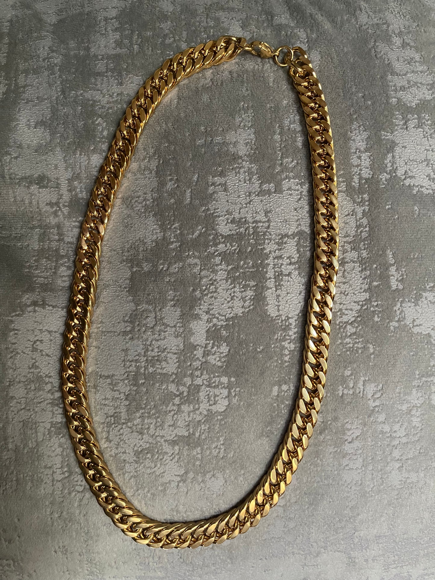 Cadena cubana lisa